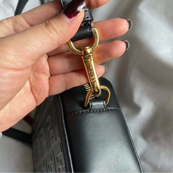 fendi camera bag - Picture 4 of 11